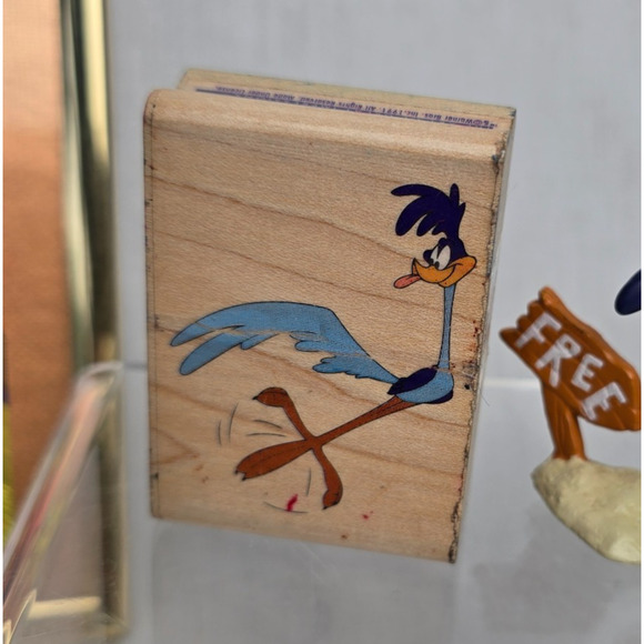 Wile E. Coyote & the Road Runner Bundle Collectibles Some New Some Pre-Owned VTG - Picture 12 of 16